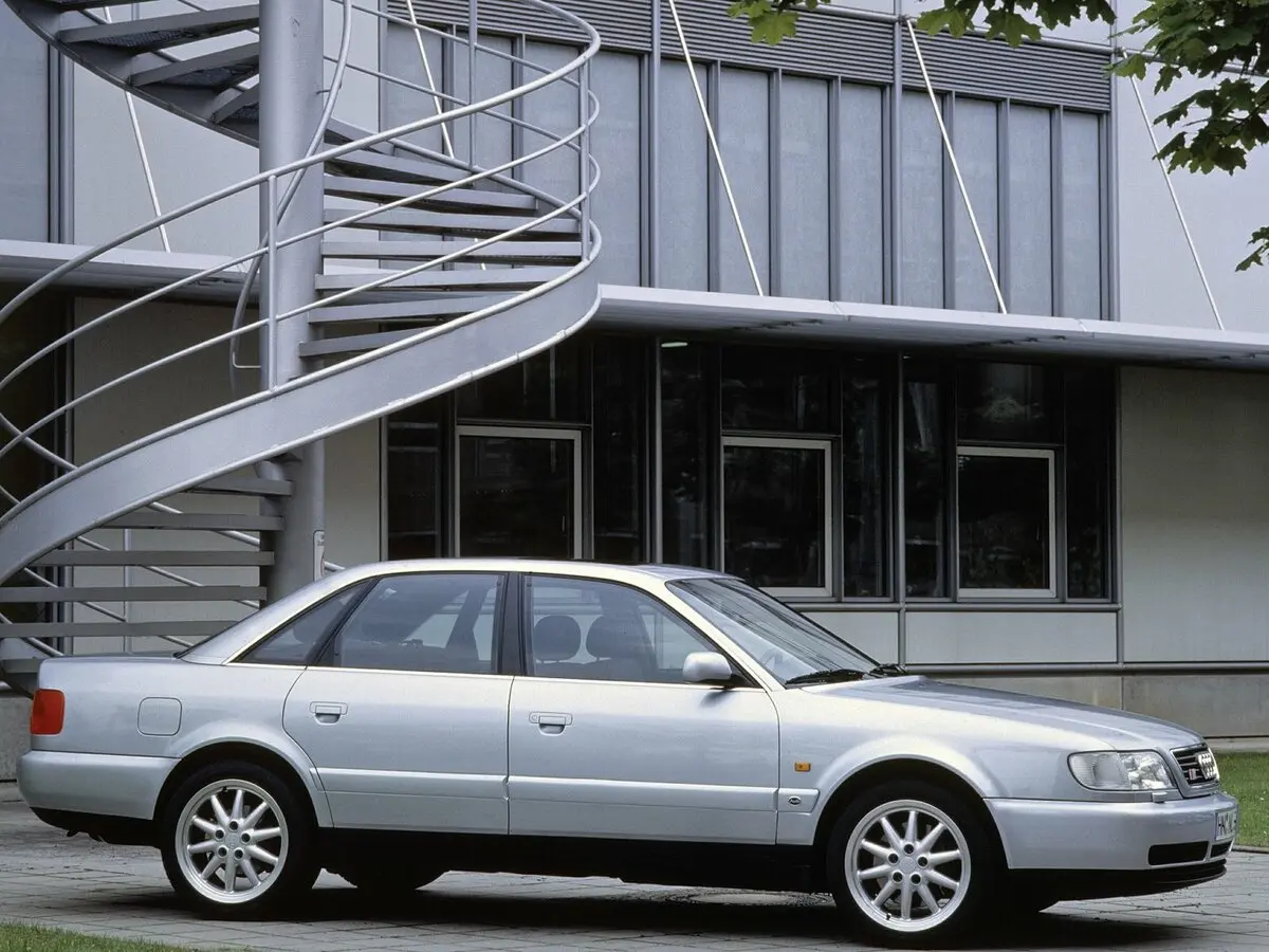 Audi S6 I (C4) Седан — photo 3