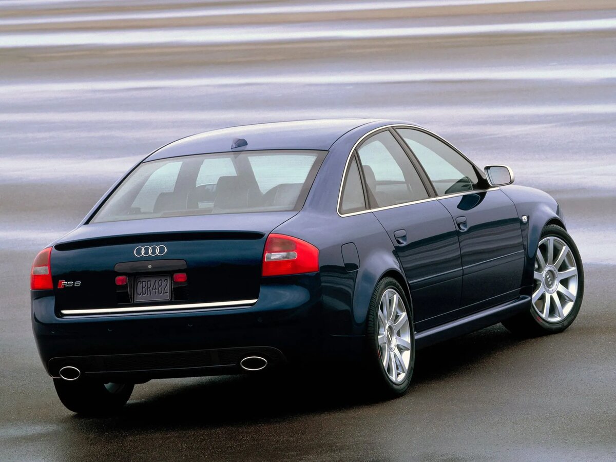 Audi RS 6 I (C5) Седан