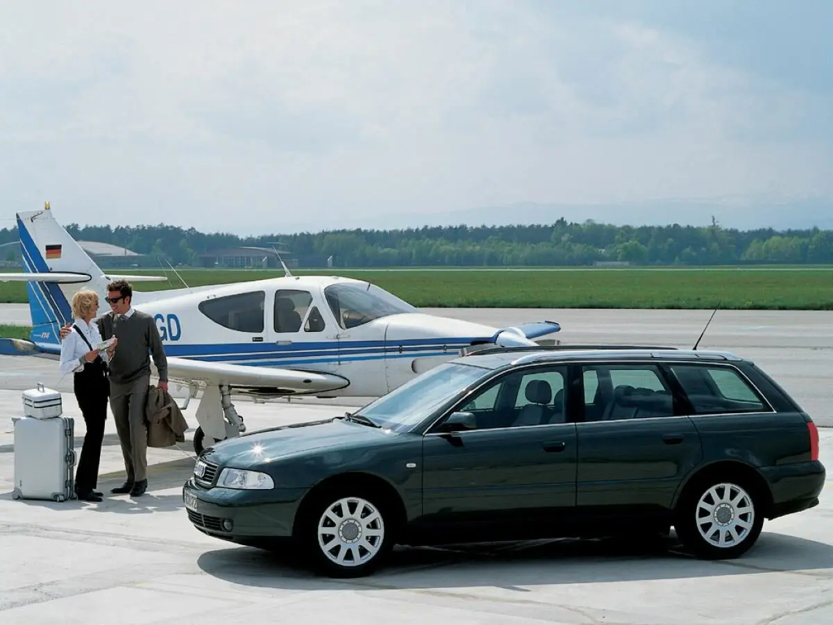 Audi A4 I (B5) Рестайлинг Универсал 5 дв. — photo 2