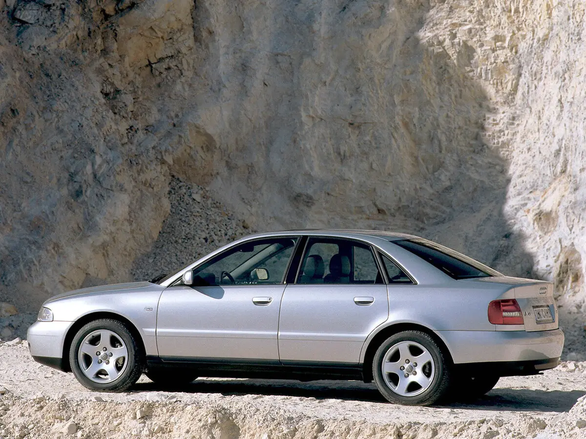 Audi A4 I (B5) Рестайлинг Седан — сүрөт 2