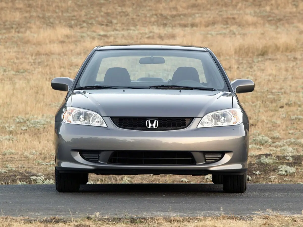 Honda Civic VII Рестайлинг Купе — фото 3
