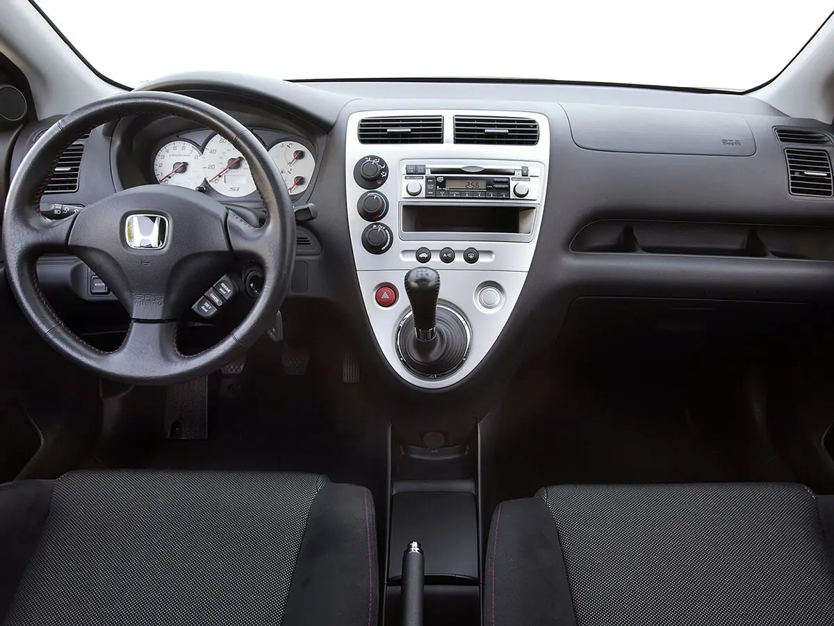 Honda Civic VII Рестайлинг Хэтчбек 3 дв. — фото 6