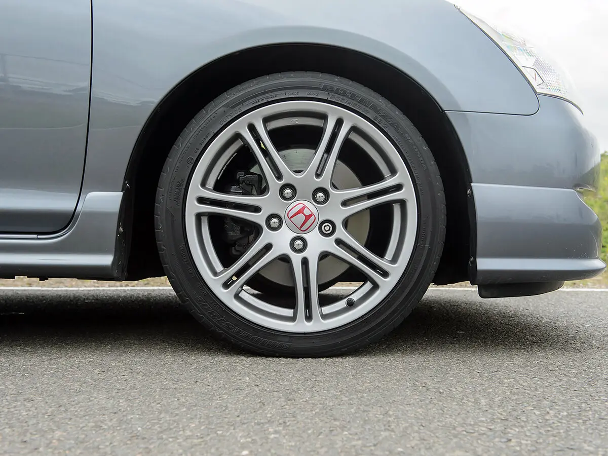 Honda Civic VII Рестайлинг Хэтчбек 3 дв. — фото 9