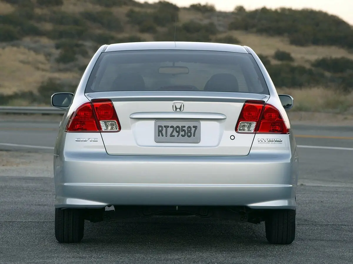 Honda Civic VII Рестайлинг Седан — фото 4