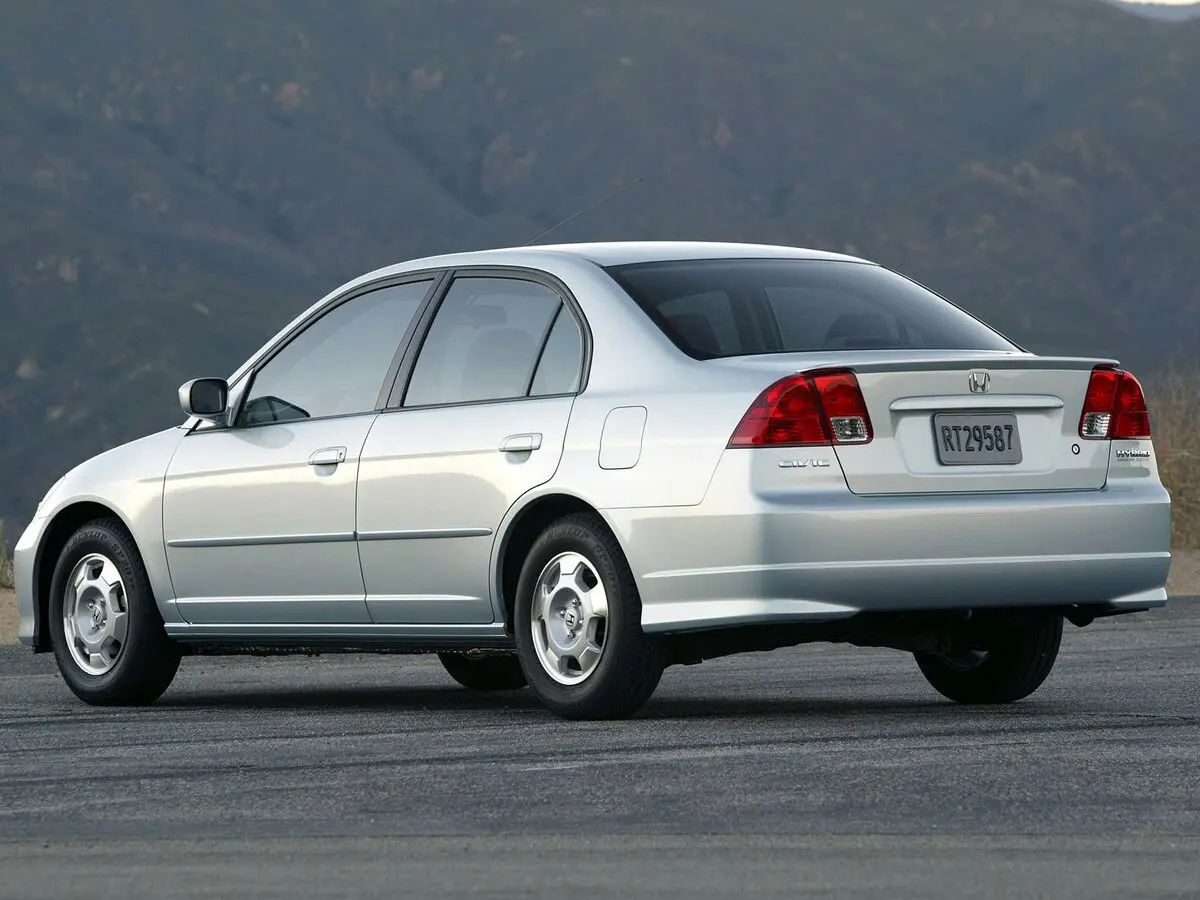 Honda Civic VII Рестайлинг Седан — фото 5