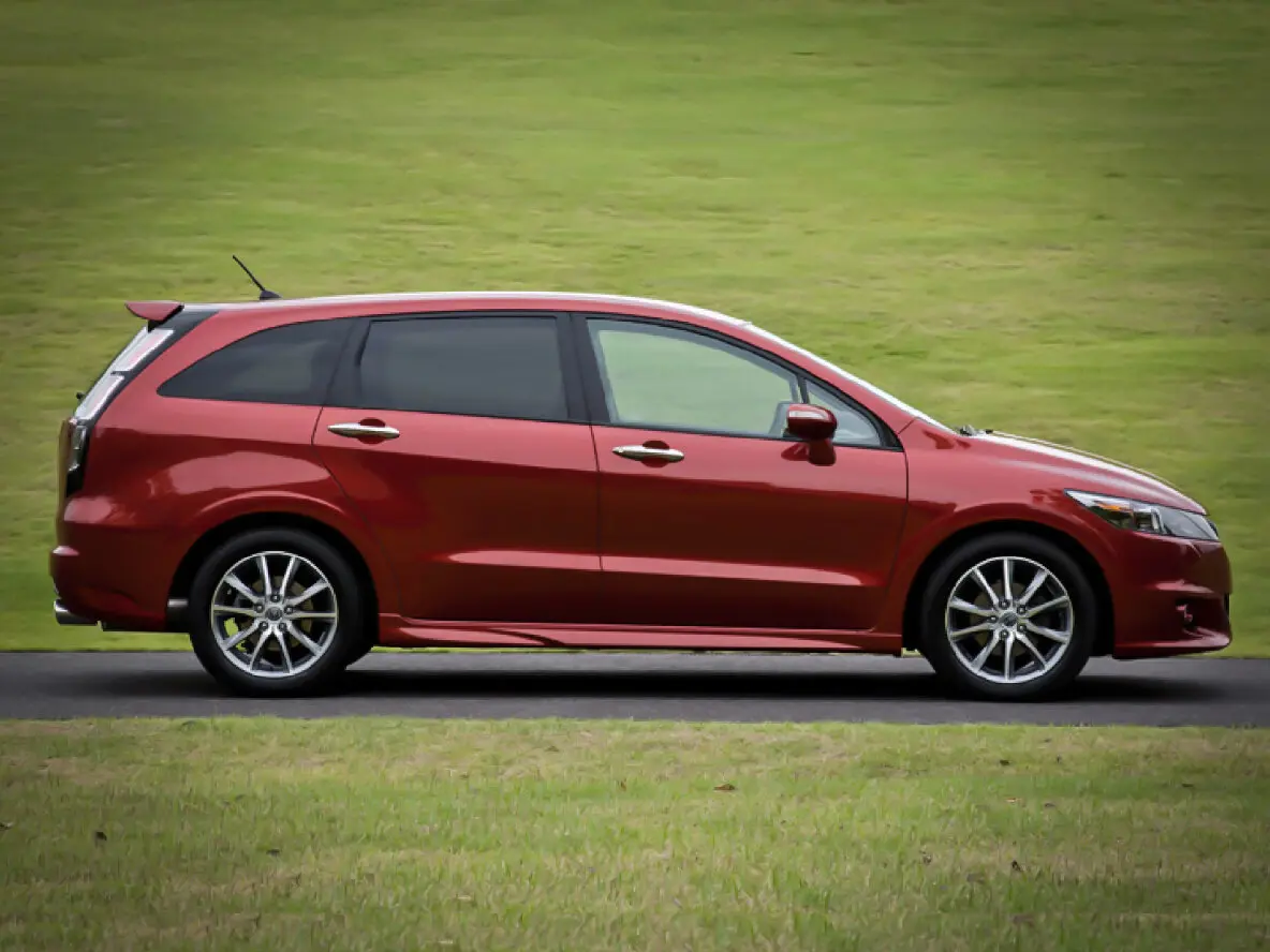 Honda Stream II Рестайлинг Компактвэн — фото 2