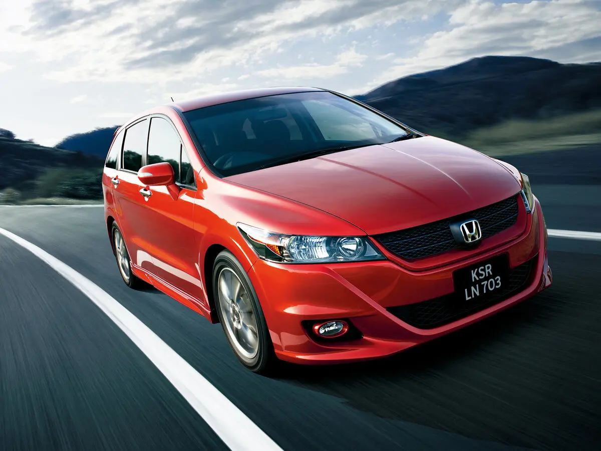Honda Stream II Рестайлинг Компактвэн — фото 3