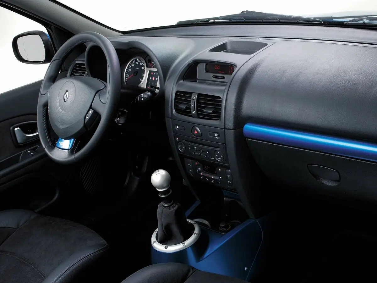 Renault Clio V6 2001 – 2005 Хэтчбек 3 дв. — сүрөт 5