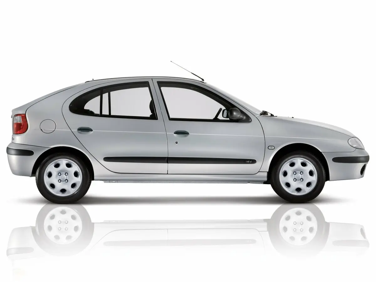 Renault Megane I Рестайлинг Хэтчбек 5 дв. — сүрөт 2