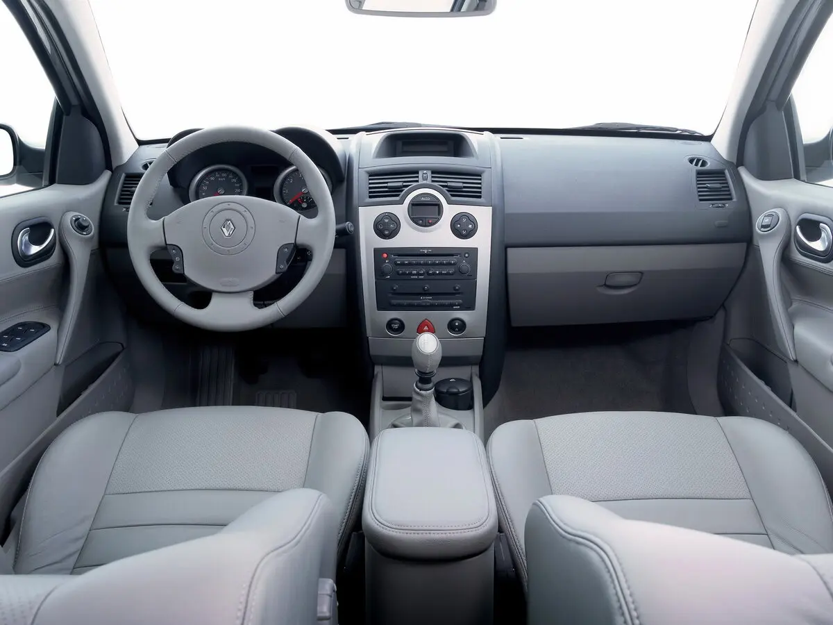 Renault Megane II Хэтчбек 3 дв. — сүрөт 5