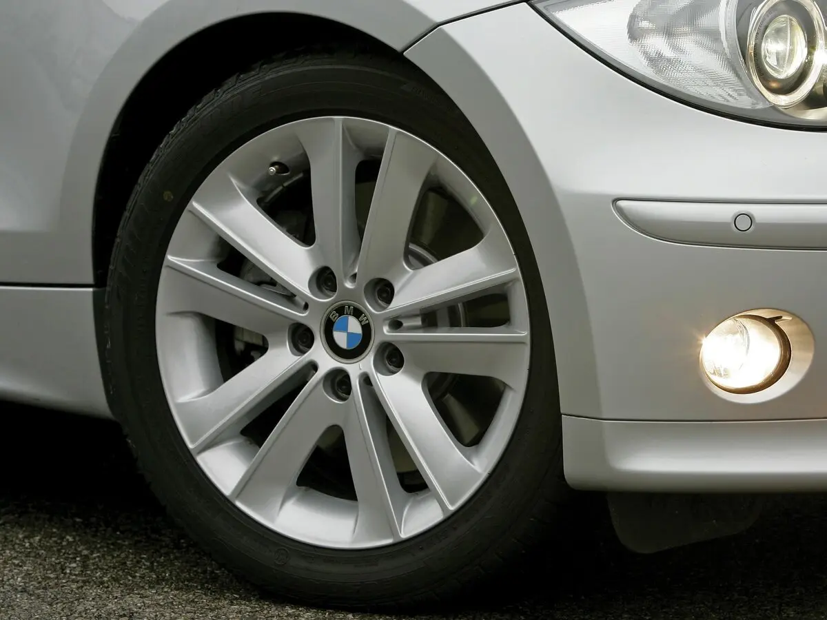 BMW 1 серии I (E81/E82/E87/E88) Хэтчбек 5 дв. — 照片 17