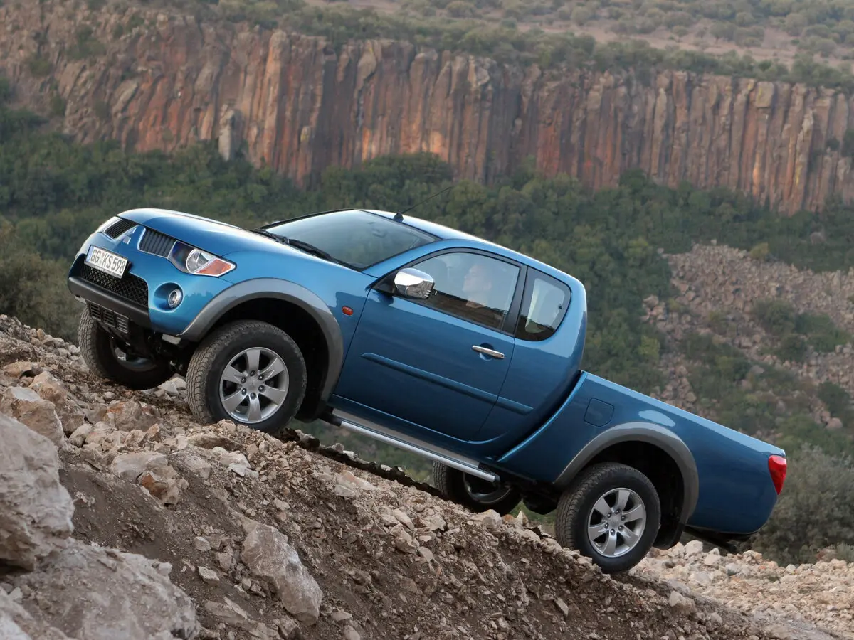 Mitsubishi L200 IV Пикап Полуторная кабина — сүрөт 2