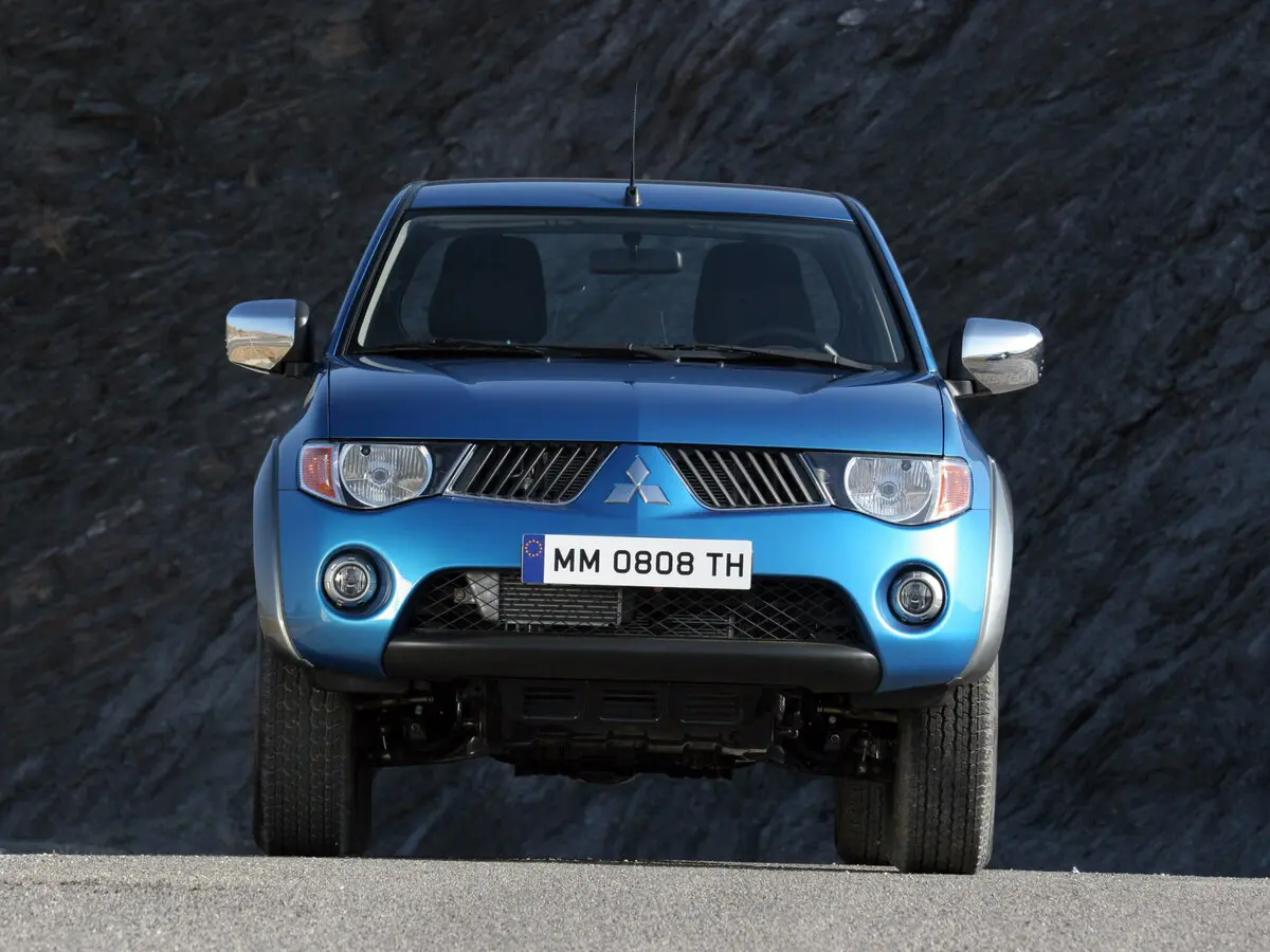 Mitsubishi L200 IV Пикап Полуторная кабина — сүрөт 3