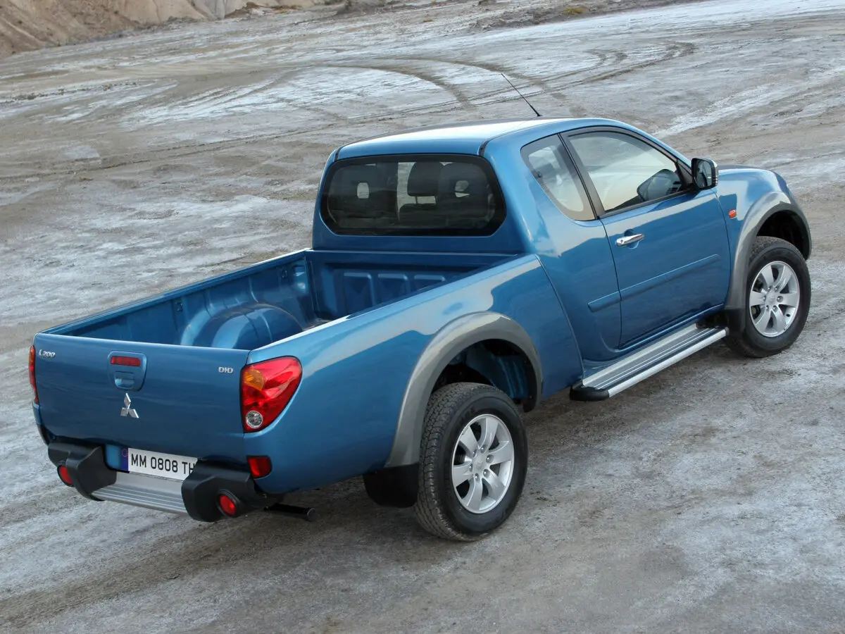 Mitsubishi L200 IV Пикап Полуторная кабина — сүрөт 4