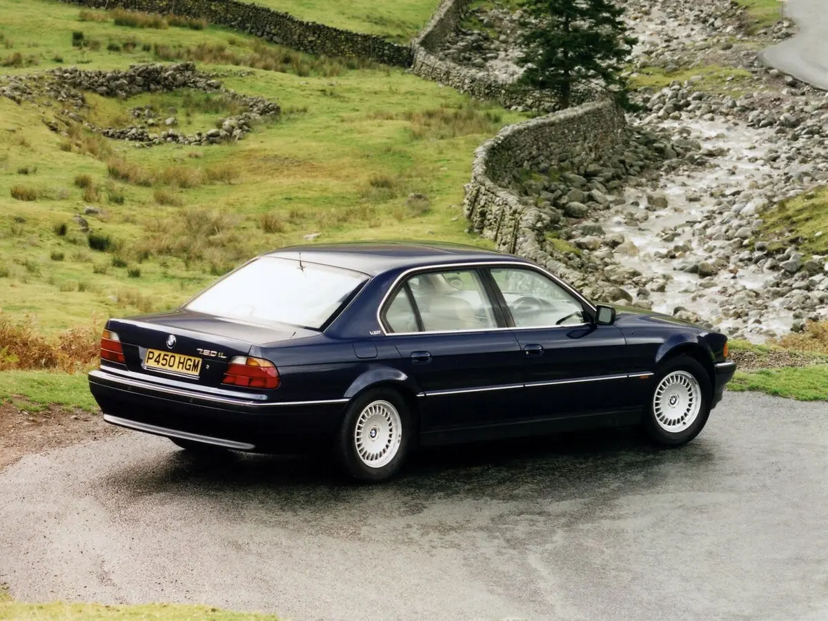 BMW 7 серии III (E38) Седан Long — 照片 5