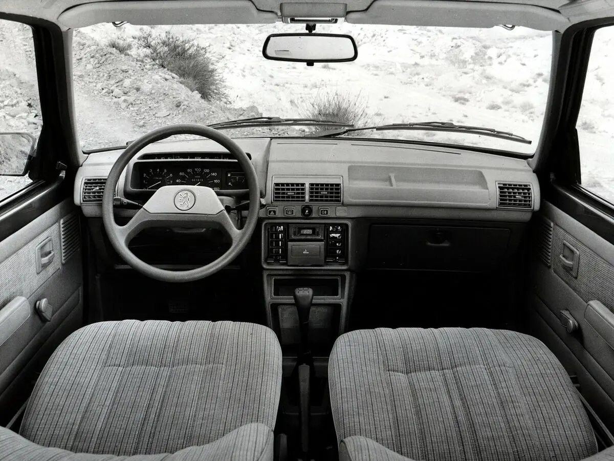 Peugeot 205 1983 – 1998 Хэтчбек 5 дв. — сүрөт 6