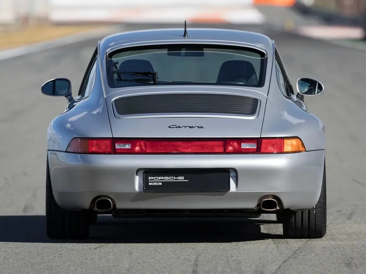 Porsche 911 IV (993) Купе — сүрөт 4