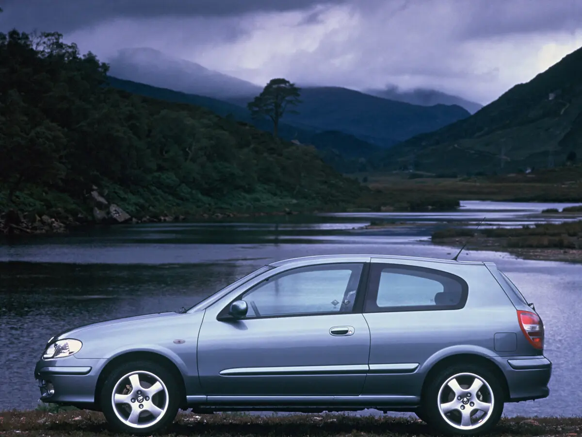 Nissan Almera II (N16) Хэтчбек 3 дв. — сүрөт 2