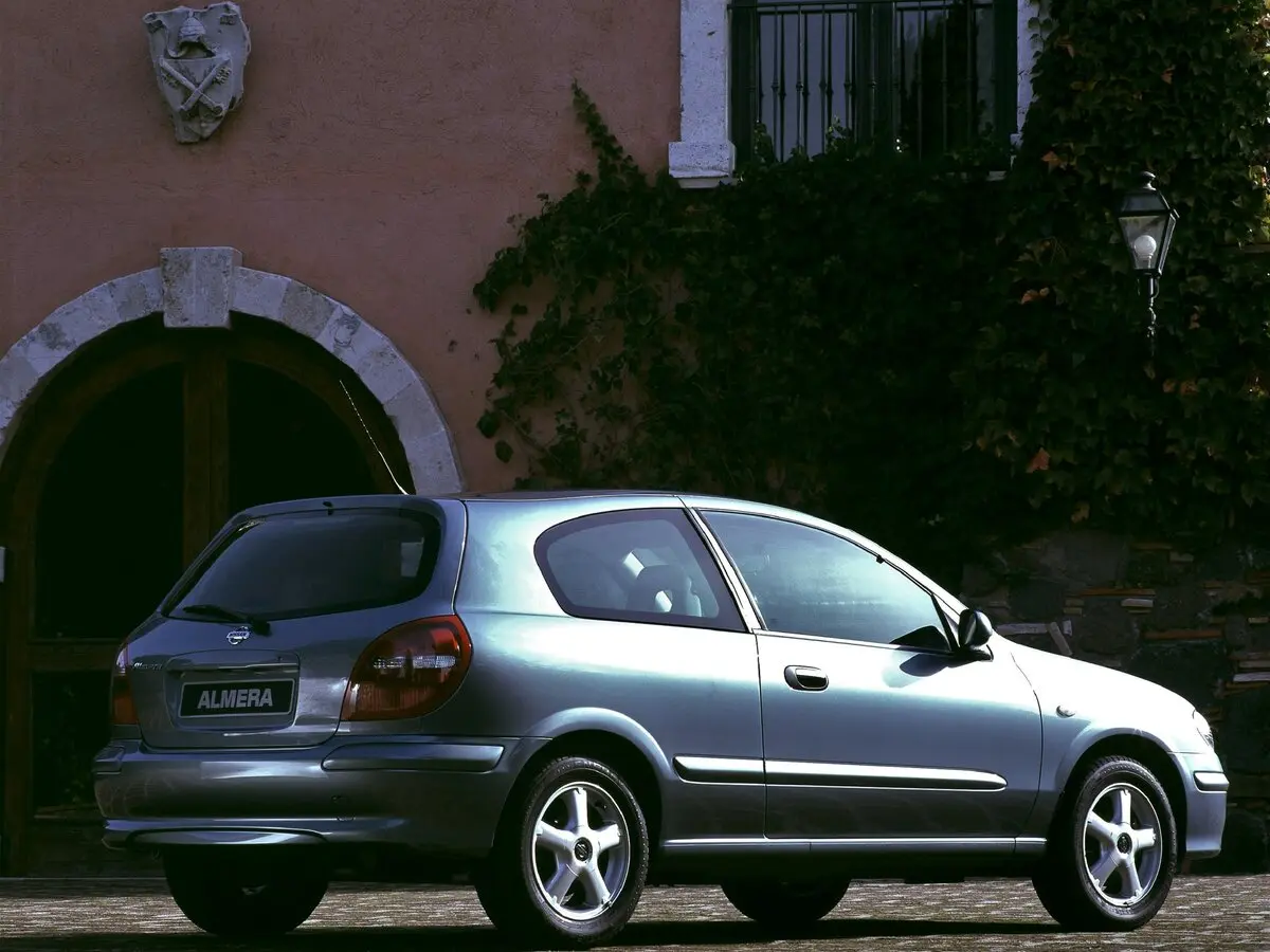 Nissan Almera II (N16) Хэтчбек 3 дв. — сүрөт 4