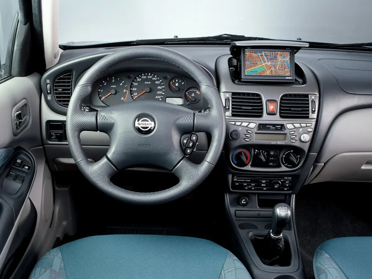 Nissan Almera II (N16) Хэтчбек 3 дв. — сүрөт 5