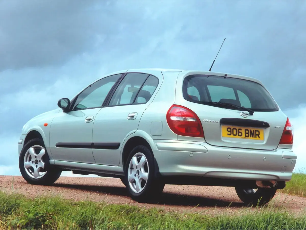 Nissan Almera II (N16) Хэтчбек 5 дв. — сүрөт 4