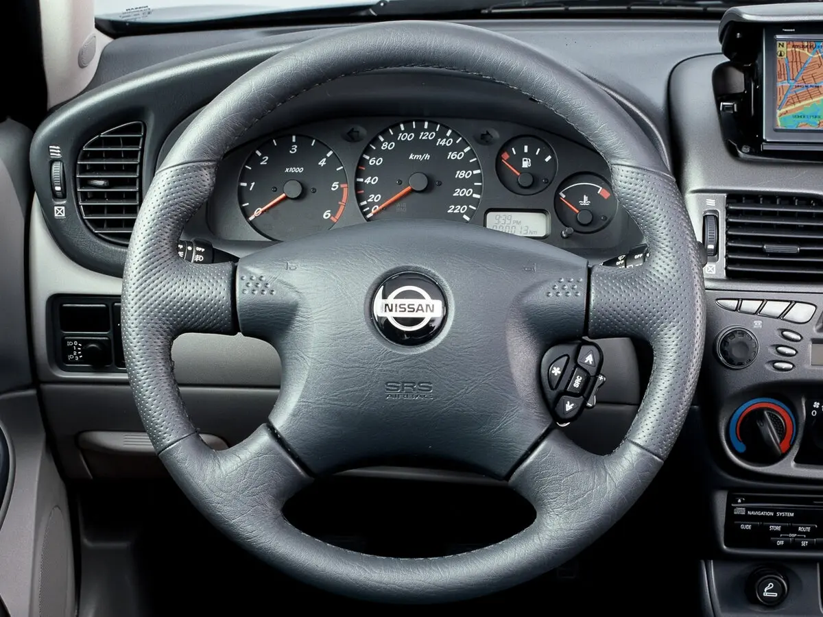Nissan Almera II (N16) Хэтчбек 5 дв. — сүрөт 8