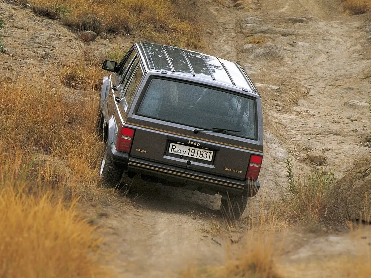 Jeep Cherokee II (XJ) Внедорожник 5 дв. — photo 4