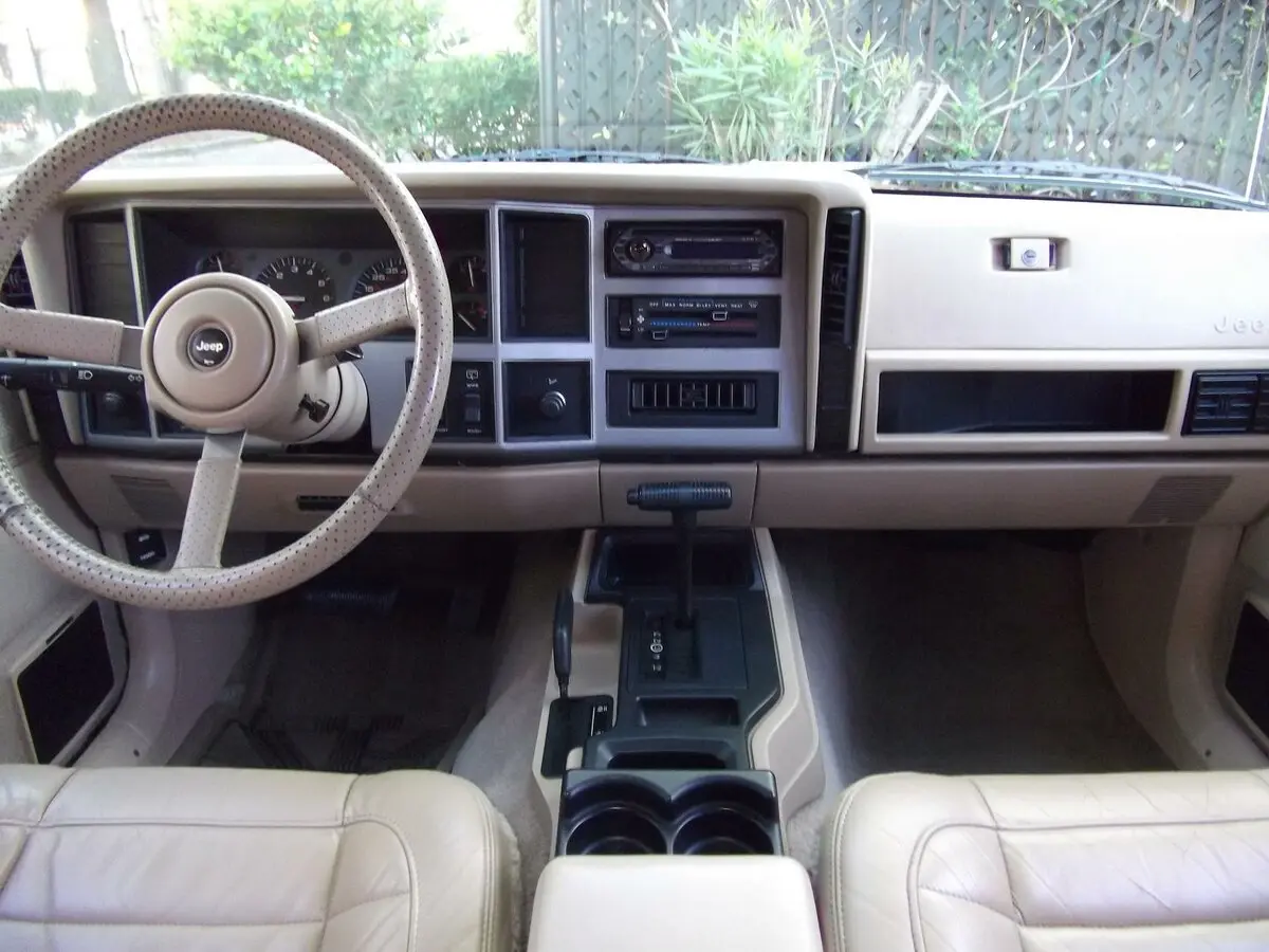 Jeep Cherokee II (XJ) Внедорожник 5 дв. — photo 6