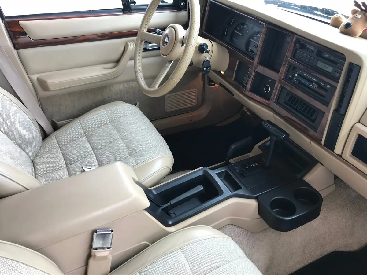 Jeep Cherokee II (XJ) Внедорожник 5 дв. — photo 8
