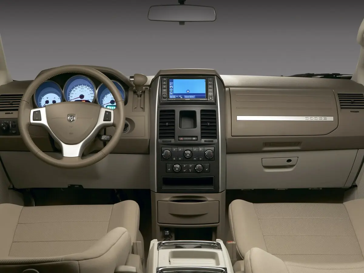 Dodge Caravan V Минивэн Grand — photo 5