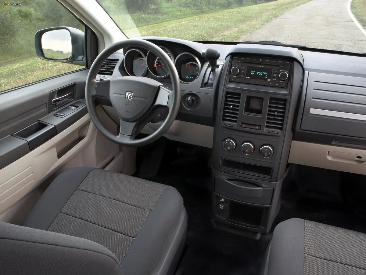 Dodge Caravan V Минивэн Grand — photo 6