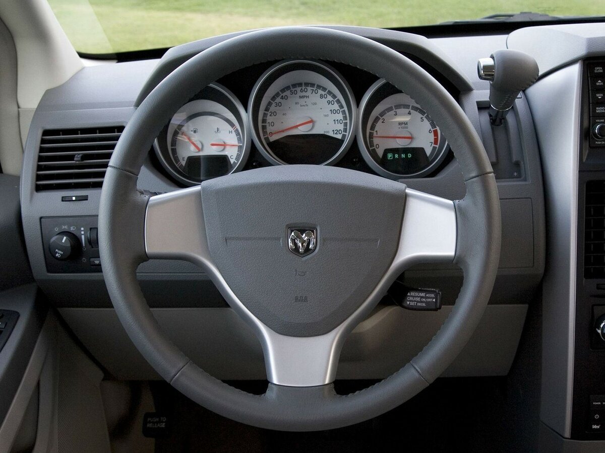 Dodge Caravan V Минивэн Grand
