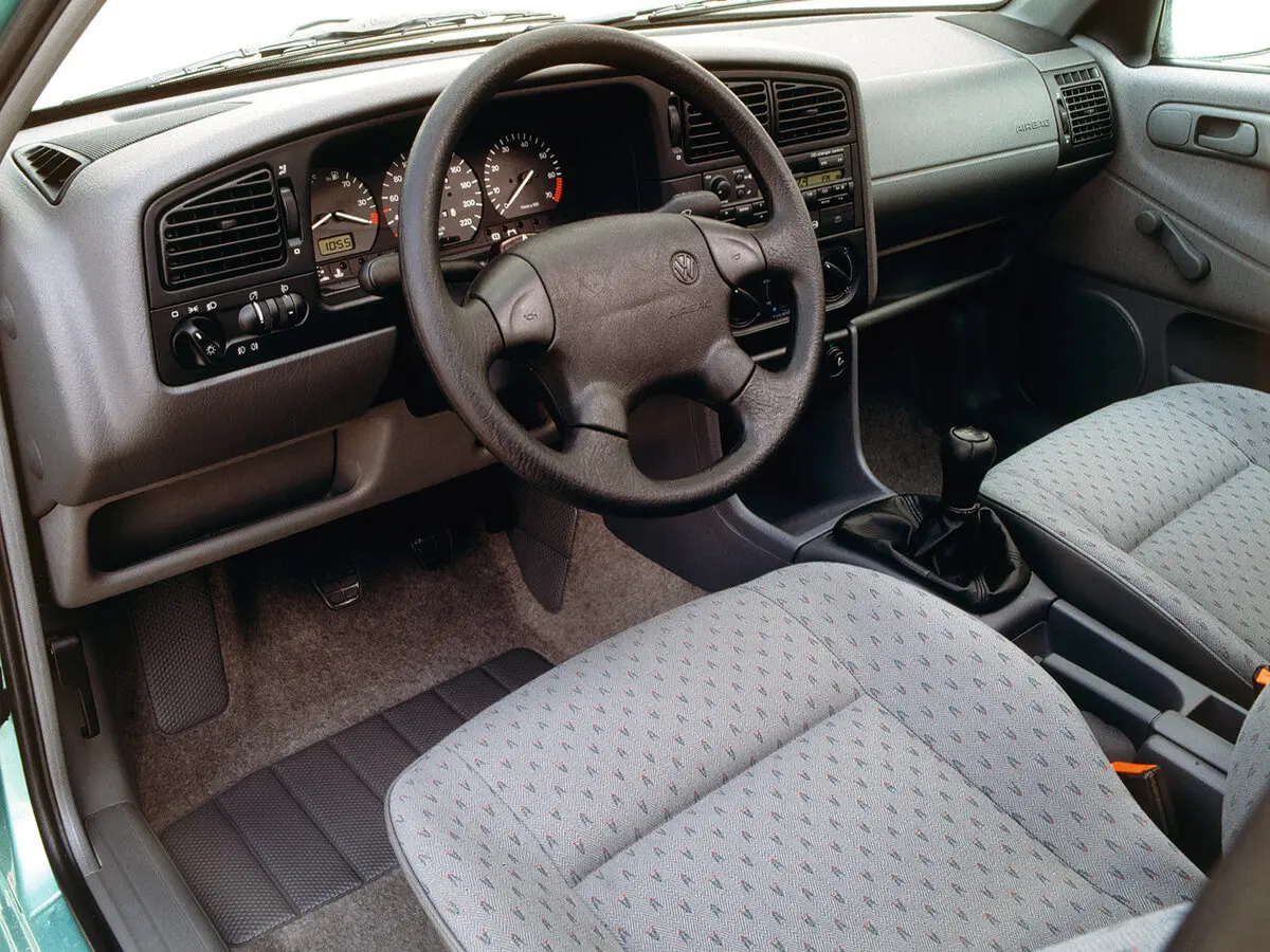 Volkswagen Passat B4 Универсал 5 дв. — фото 4