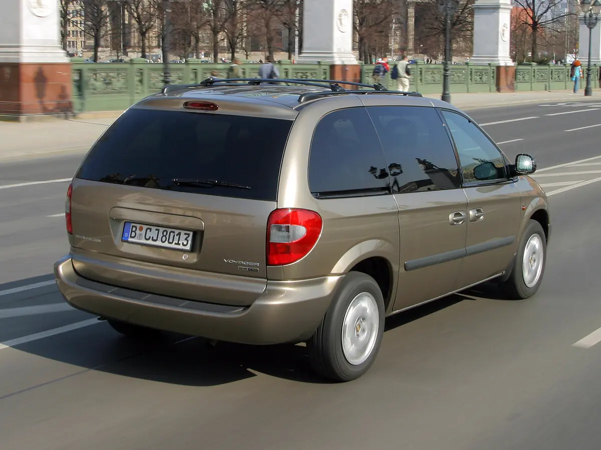 Chrysler Voyager IV Рестайлинг Минивэн — сүрөт 5