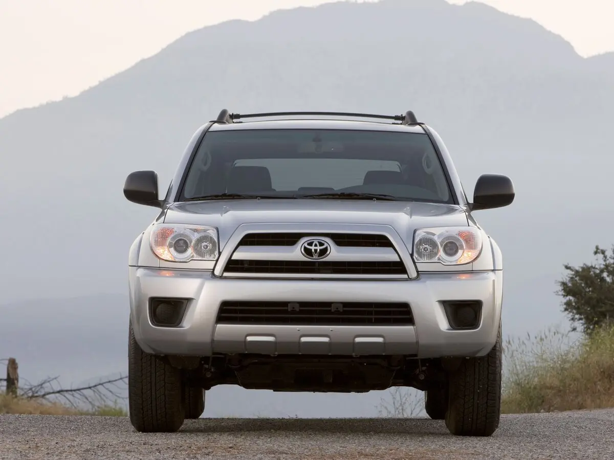 Toyota 4Runner IV Рестайлинг Внедорожник 5 дв. — фото 3
