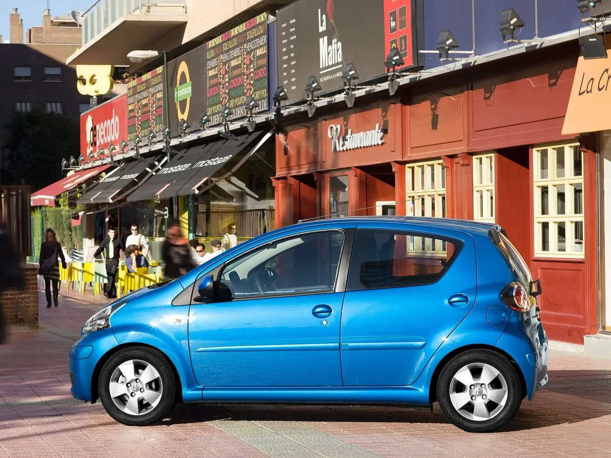 Toyota Aygo I Рестайлинг Хэтчбек 5 дв. — сүрөт 2