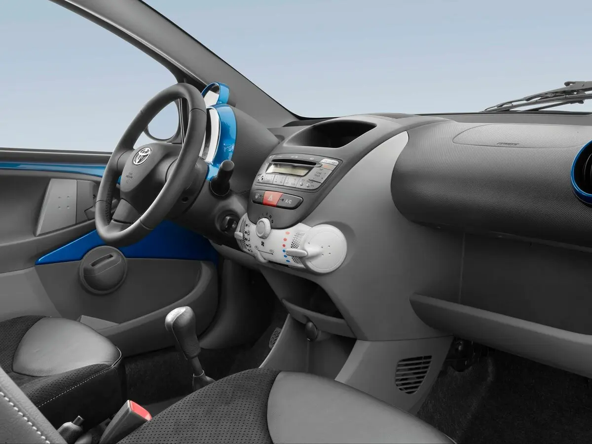 Toyota Aygo I Рестайлинг Хэтчбек 5 дв. — сүрөт 6