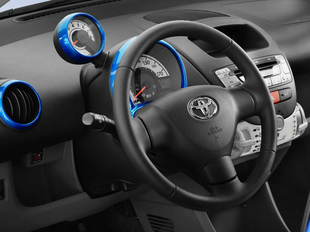 Toyota Aygo I Рестайлинг Хэтчбек 5 дв. — сүрөт 7