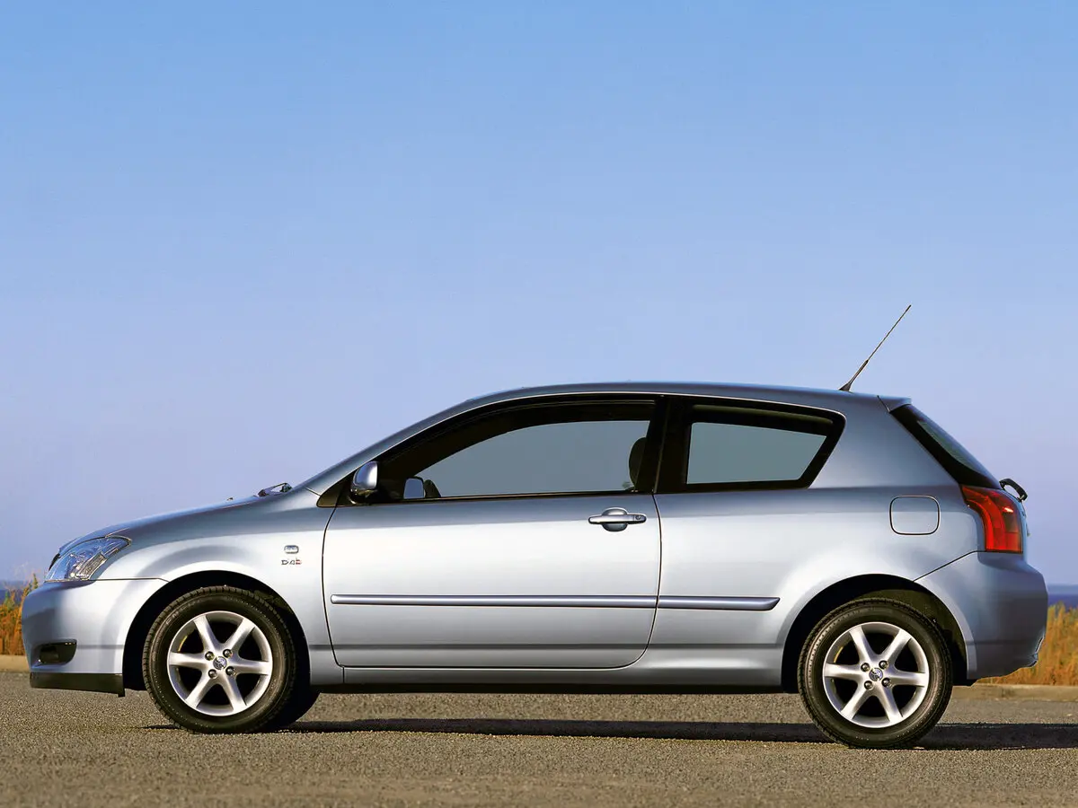 Toyota Corolla IX (E120, E130) Хэтчбек 3 дв. — фото 2