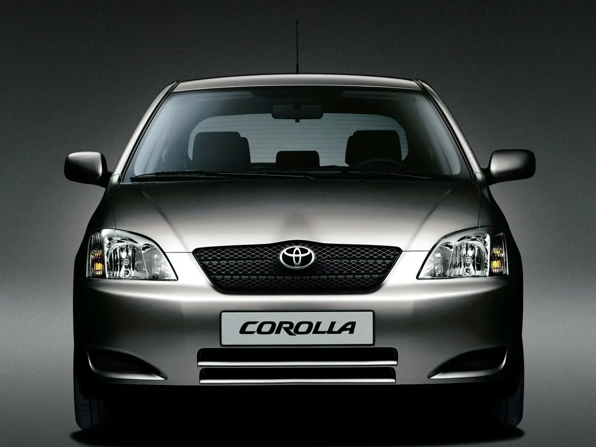 Toyota Corolla IX (E120, E130) Хэтчбек 5 дв. — фото 3
