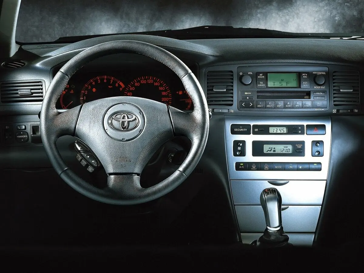 Toyota Corolla IX (E120, E130) Универсал 5 дв. — фото 4