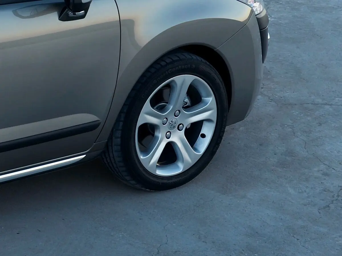Peugeot 3008 I Внедорожник 5 дв. — 照片 18