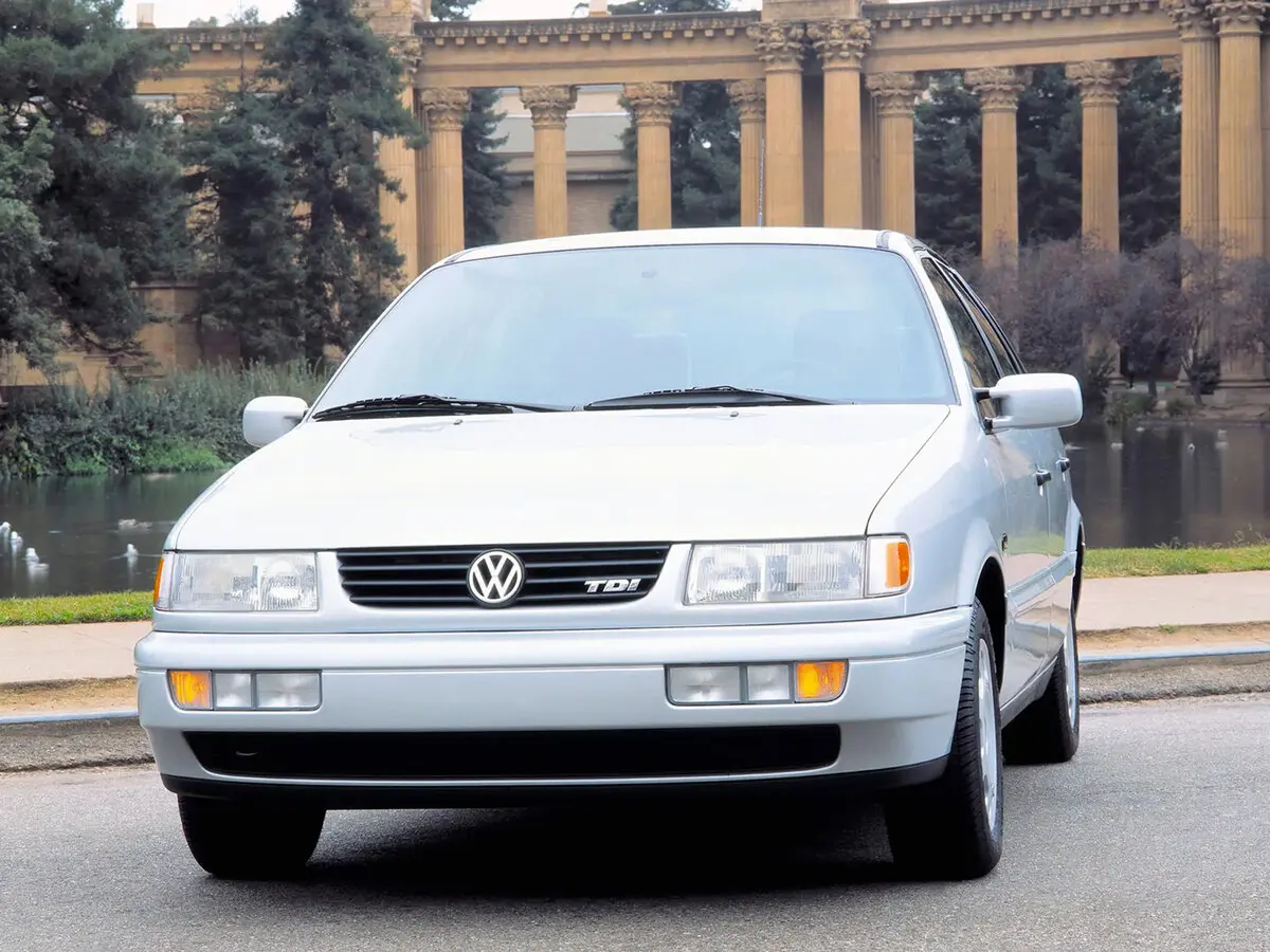 Volkswagen Passat B4 Седан — фото 3
