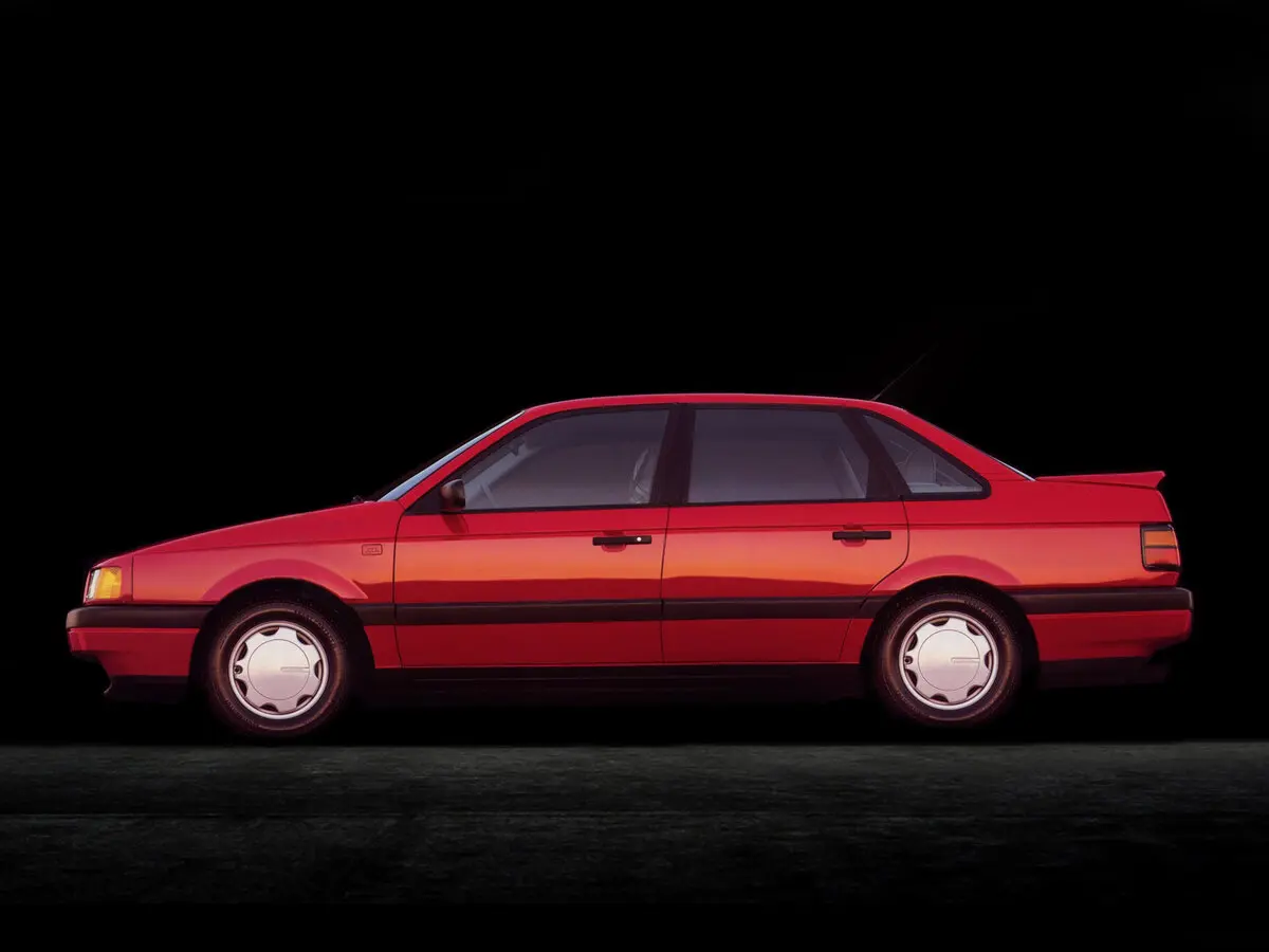 Volkswagen Passat B3 Седан — фото 3