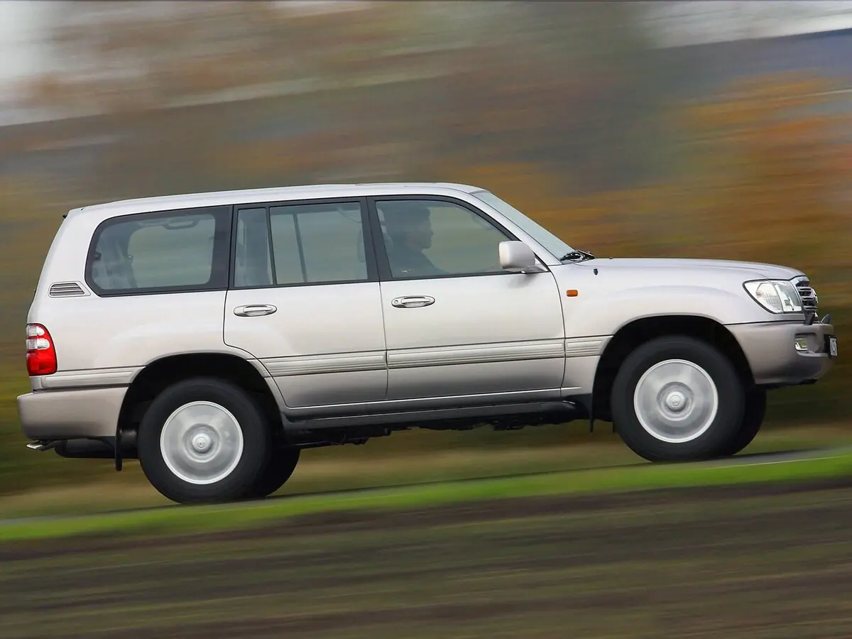 Toyota Land Cruiser 100 Series Рестайлинг 1 Внедорожник 5 дв. — сүрөт 2