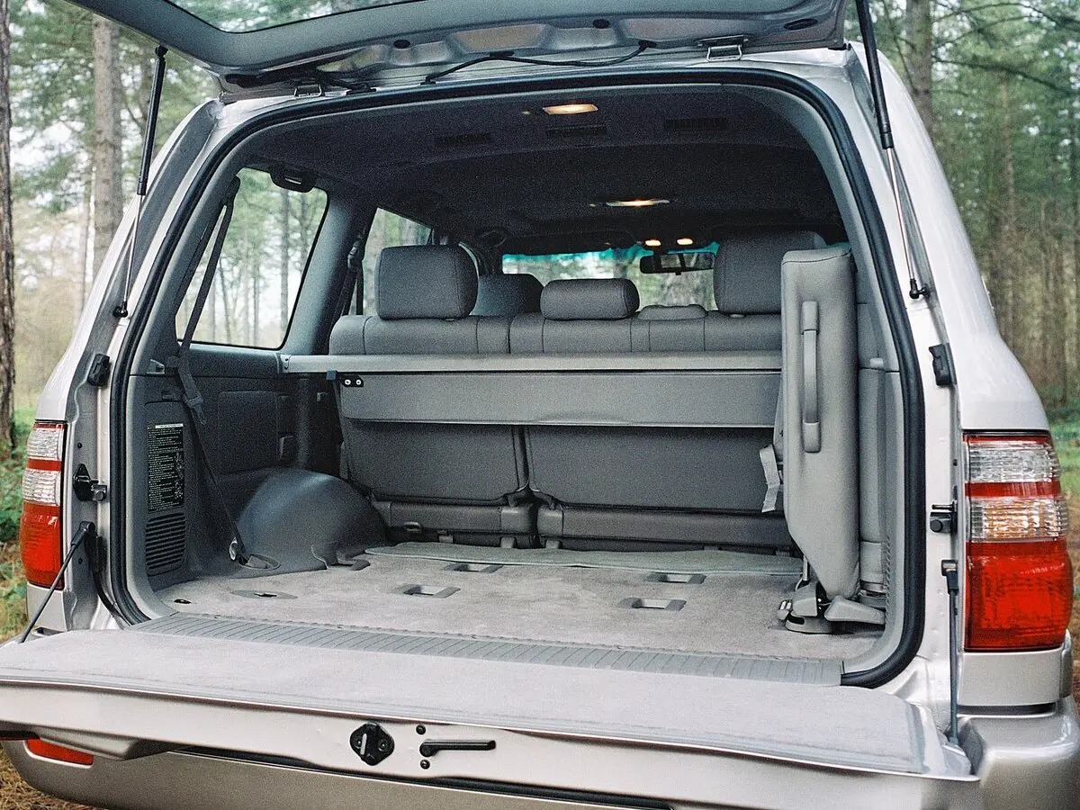 Toyota Land Cruiser 100 Series Рестайлинг 1 Внедорожник 5 дв. — сүрөт 7