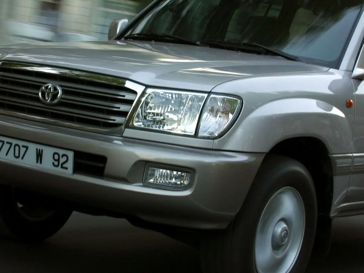 Toyota Land Cruiser 100 Series Рестайлинг 1 Внедорожник 5 дв. — сүрөт 8