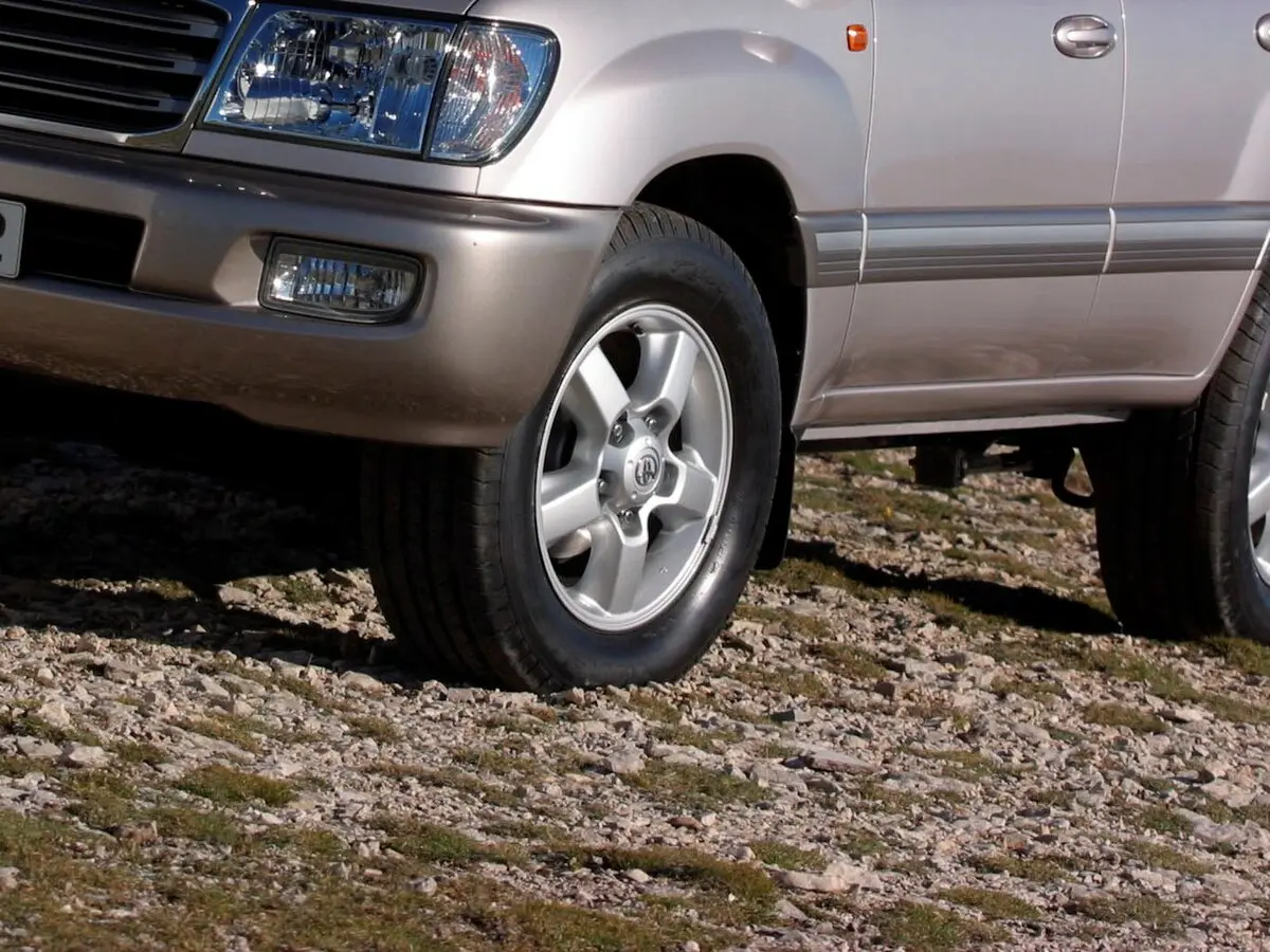 Toyota Land Cruiser 100 Series Рестайлинг 1 Внедорожник 5 дв. — сүрөт 10