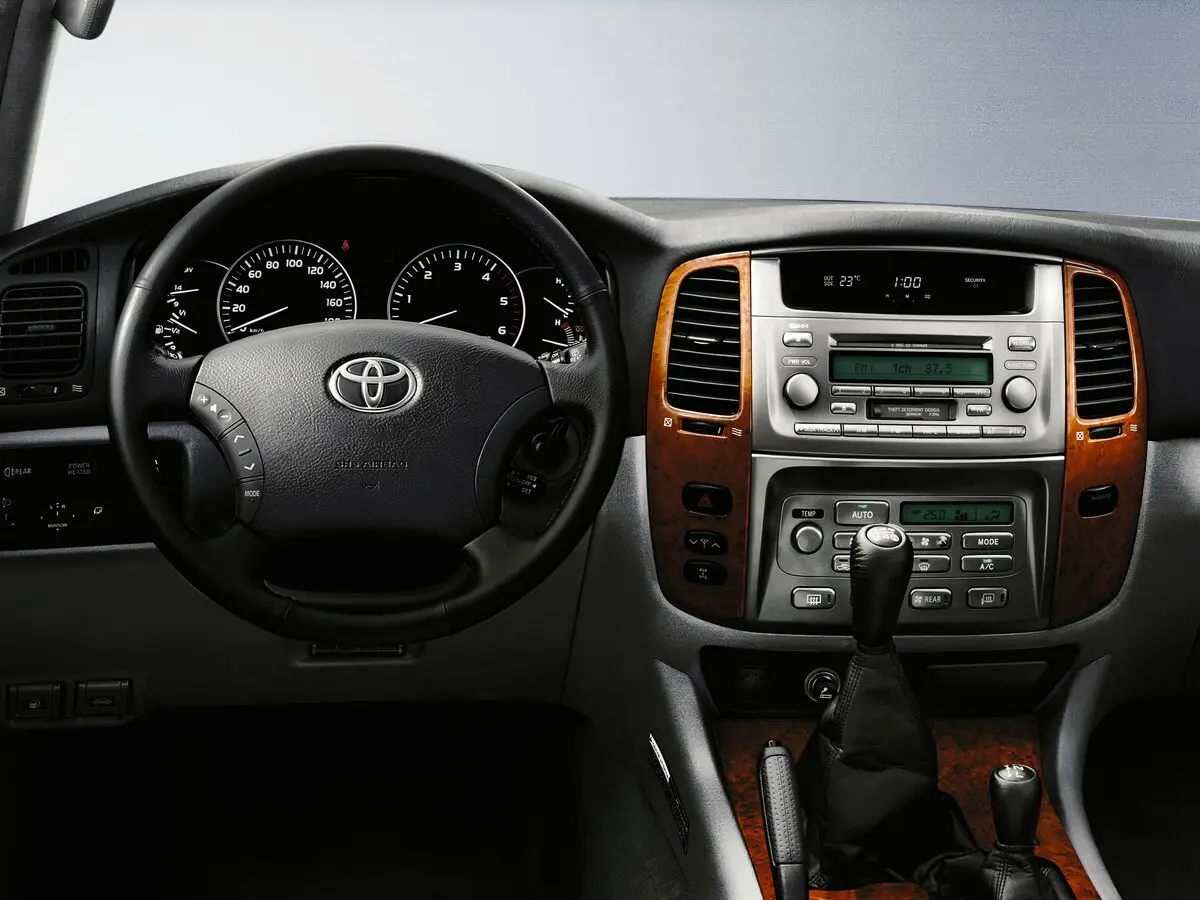 Toyota Land Cruiser 100 Series Рестайлинг 2 Внедорожник 5 дв. — сүрөт 6