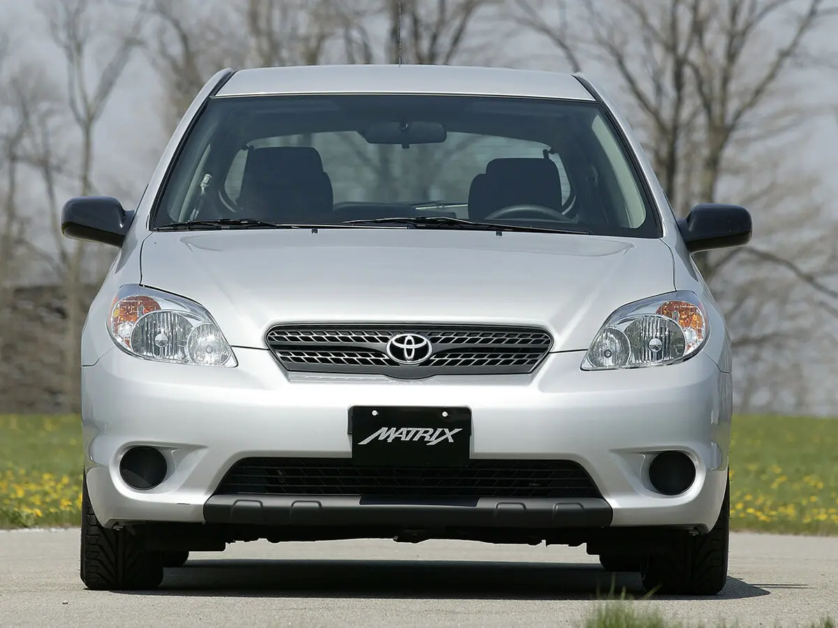 Toyota Matrix I (E130) Хэтчбек 5 дв. — 照片 3
